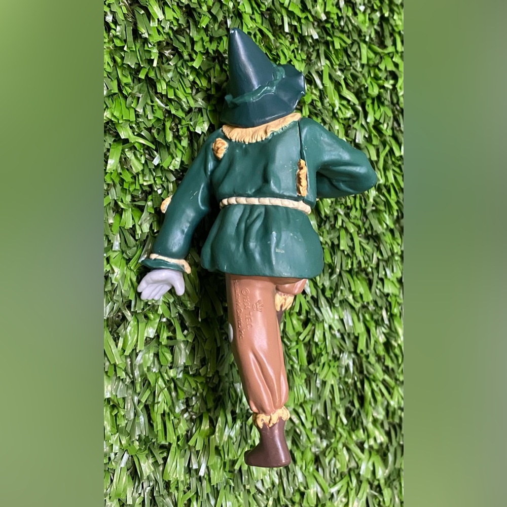 Hallmark Keepsake Scarecrow Ornament - Picture 2 of 3